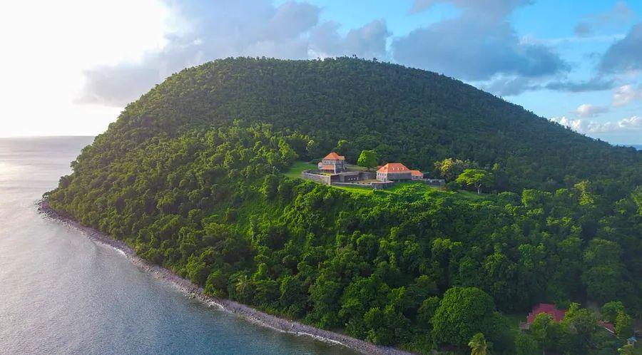 Cover Image for 8 Must-Do Activities in Dominica: Hiking, Swimming, Culture, and More