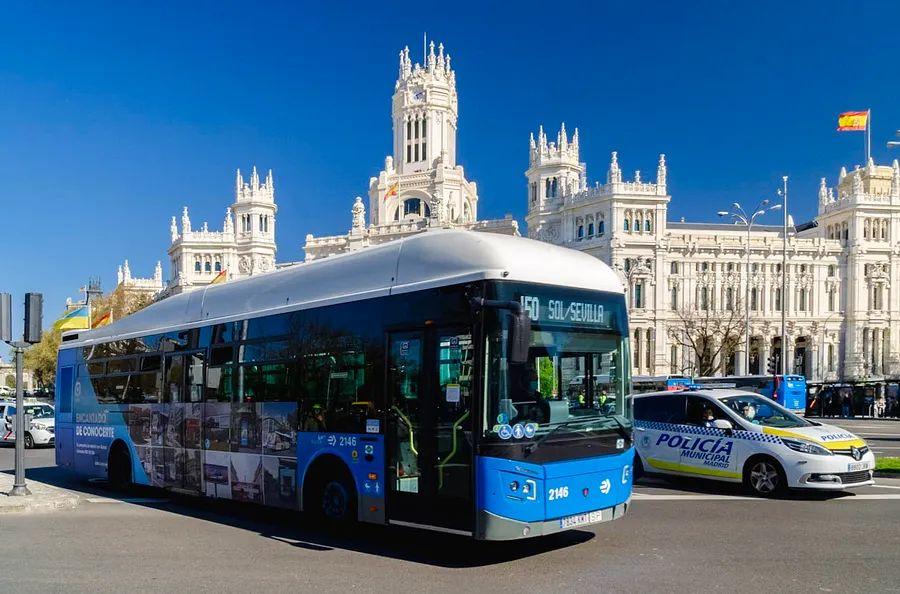 Cover Image for Traveling by Bus in Spain