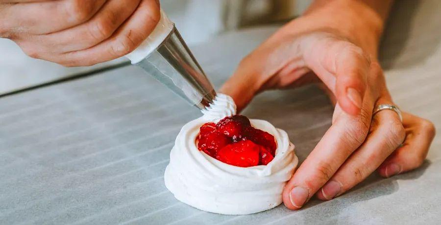 Cover Image for The 15 Top Patisseries in Paris