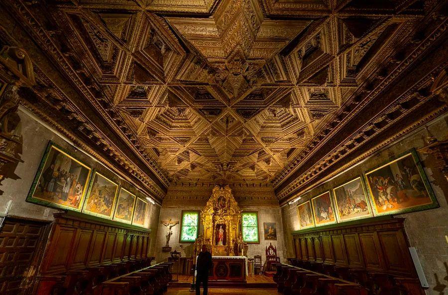Cover Image for Architectural Marvels of Cuenca and Toledo