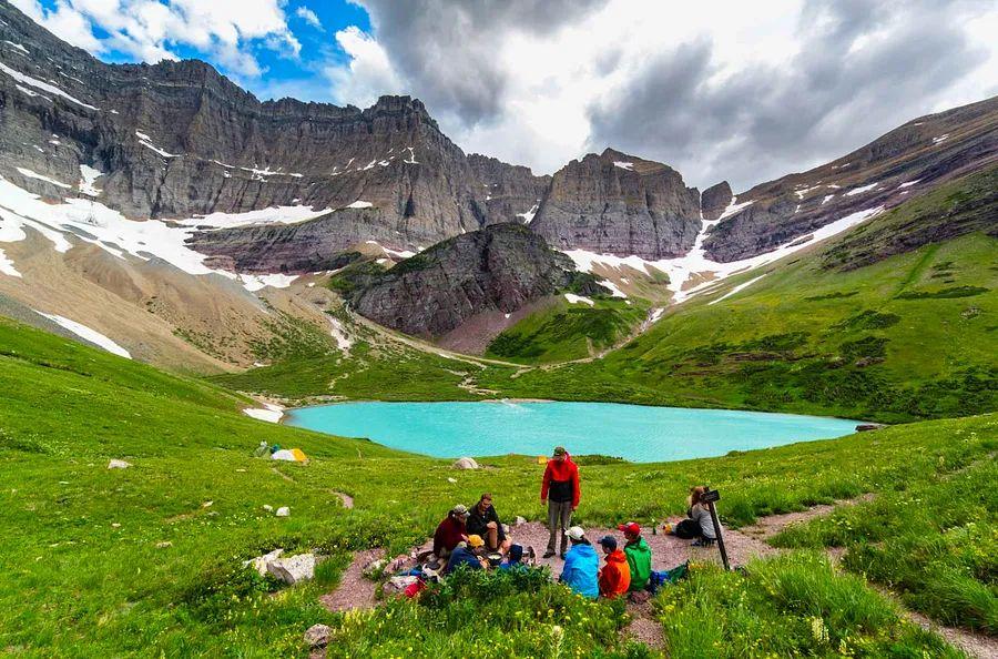 Cover Image for Best times to visit Montana for spring blooms, summer sunshine, autumn foliage, and winter snowfall