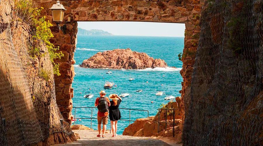 Cover Image for 5 Amazing Beaches Just a Short Train Ride from Barcelona