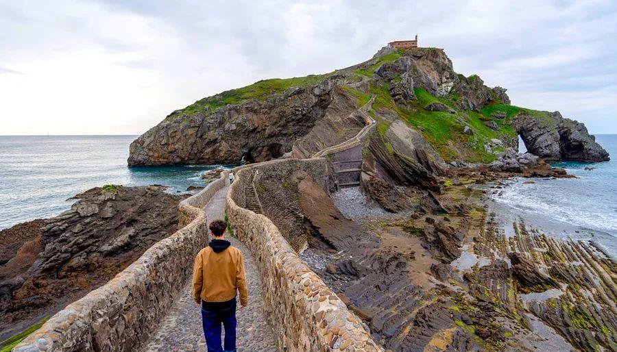 Cover Image for Discovering Green Spain: Highlights of the Northern Region