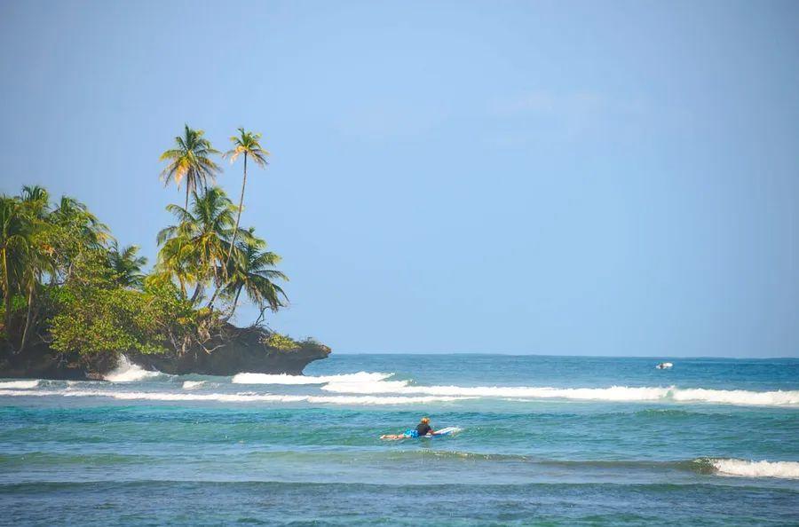 Cover Image for Top 8 Surf Spots in Central America