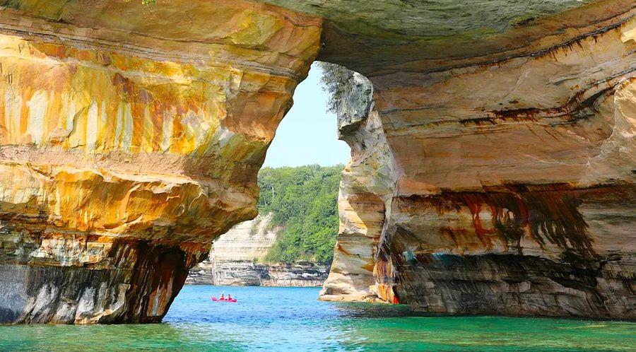 Cover Image for An introductory guide to Michigan's Upper Peninsula