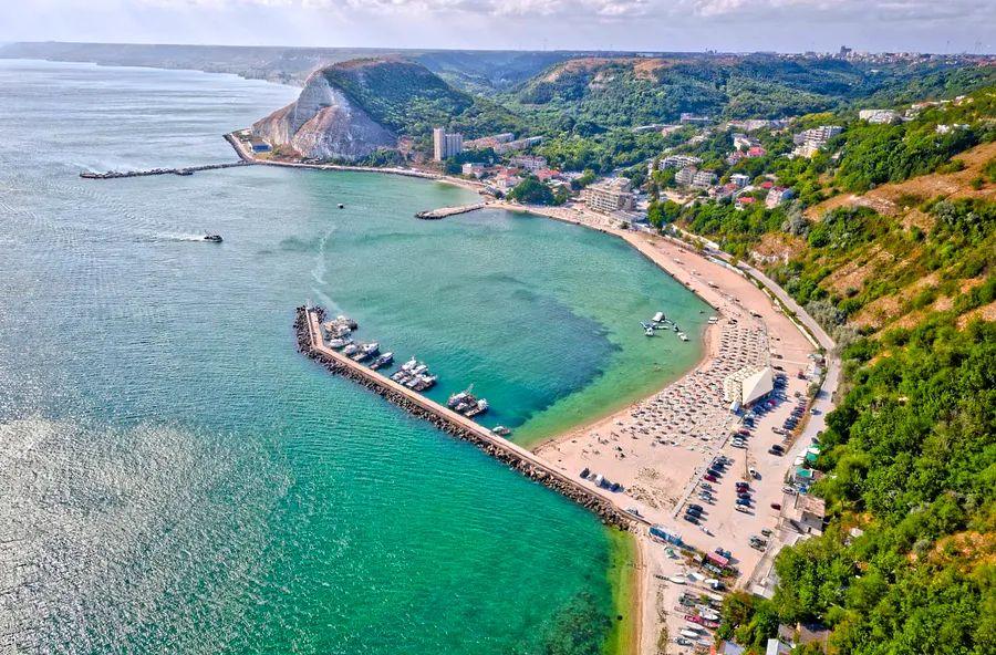 Cover Image for A beginner's guide to Bulgaria