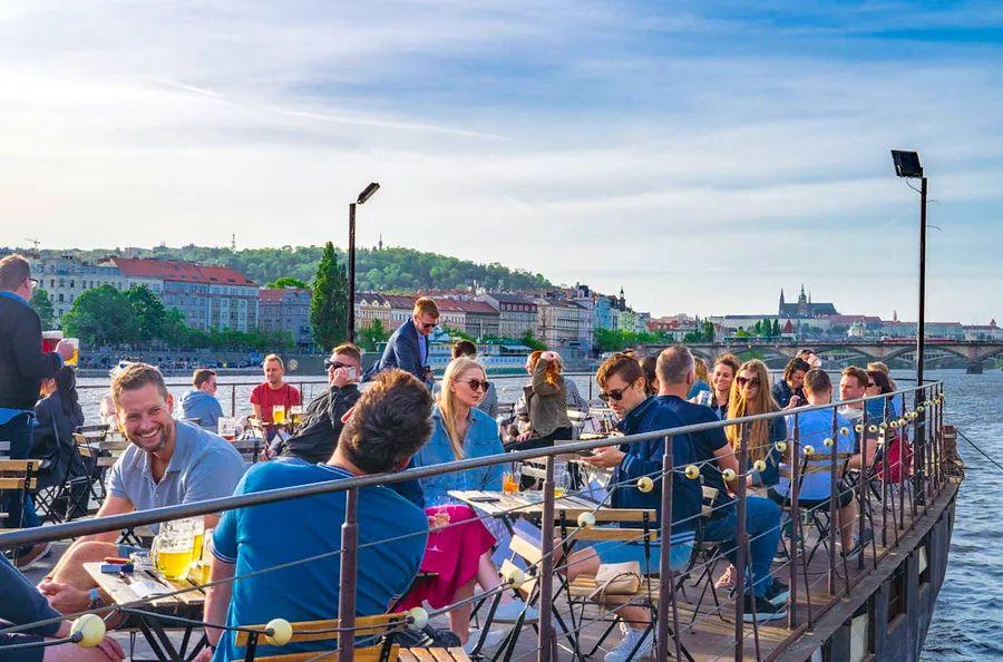 Cover Image for 11 Budget-Friendly Ways to Explore Prague