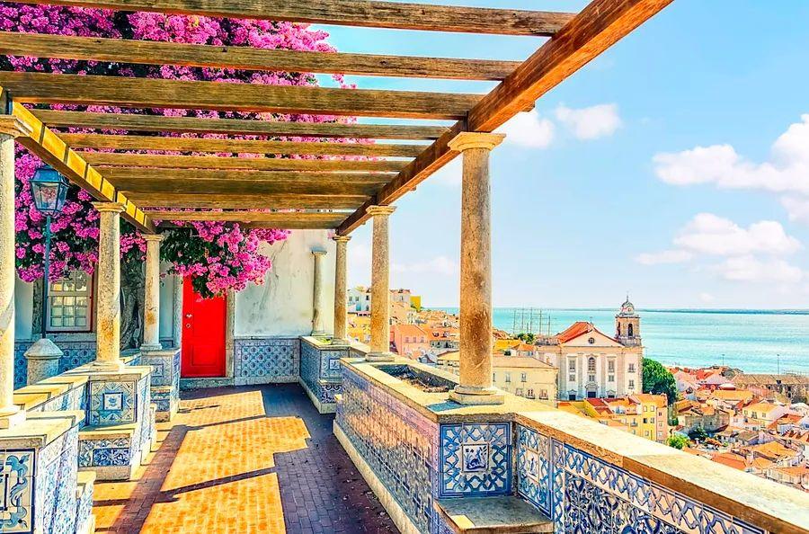 Cover Image for Traveling by train from Lisbon to Madrid is a remarkable slow-travel experience.
