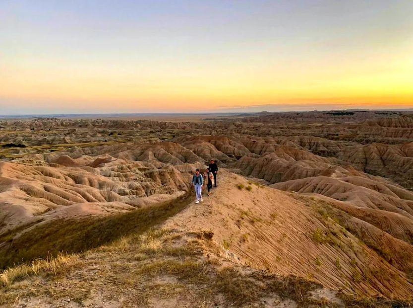 Cover Image for A newcomer’s guide to South Dakota