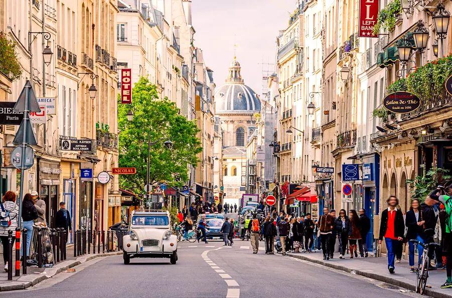 Cover Image for 11 secrets that only locals know about France (and now you're in the loop)