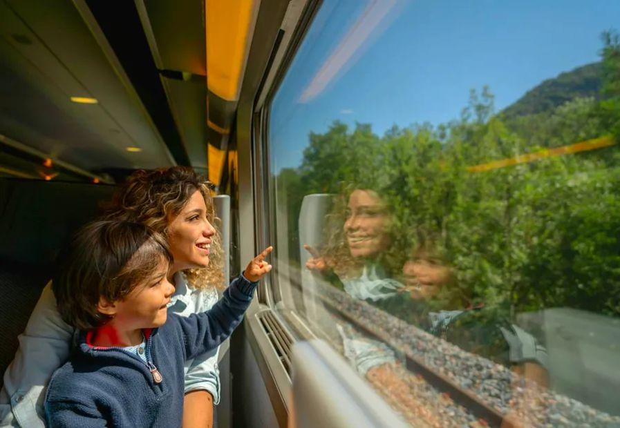 Cover Image for The 8 Most Breathtaking Train Journeys in France