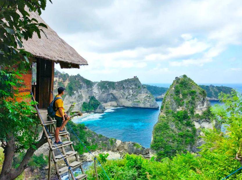 Cover Image for Top 11 Activities to Experience in Indonesia