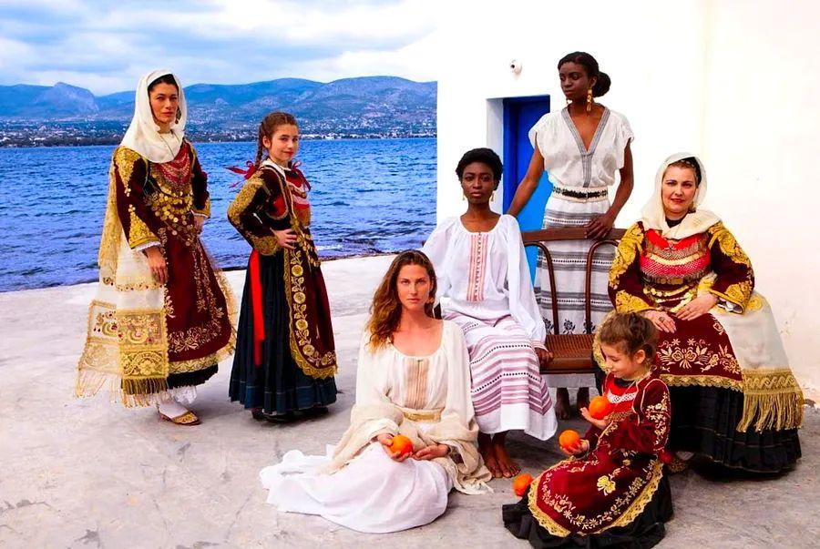Cover Image for This Mykonos designer crafts sustainable fashion using timeless methods