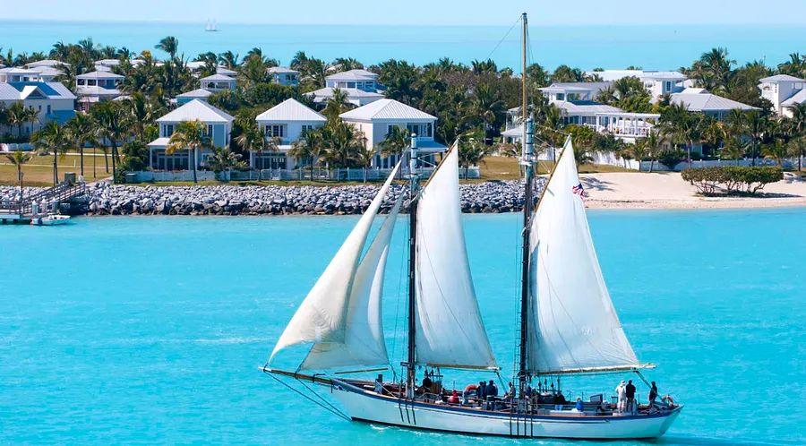 Cover Image for Chilly weather got you down? Check out these 10 warm winter vacation spots in the US