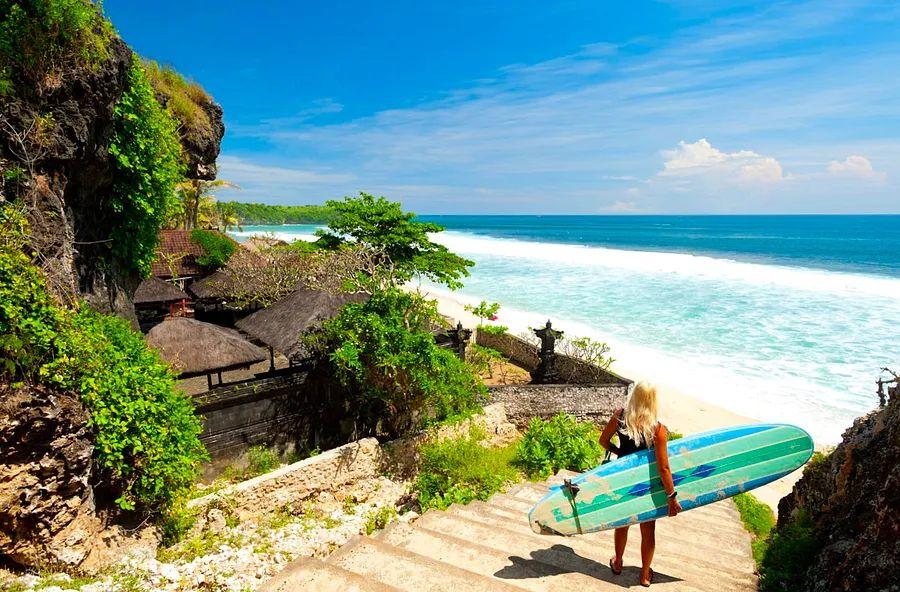 Cover Image for The 5 Most Breathtaking Beaches in Bali: From Surfing Paradise to Family-Friendly Fun