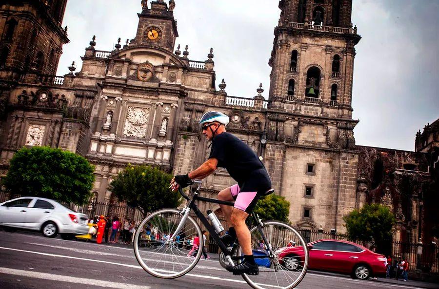 Cover Image for Getting Around Mexico City