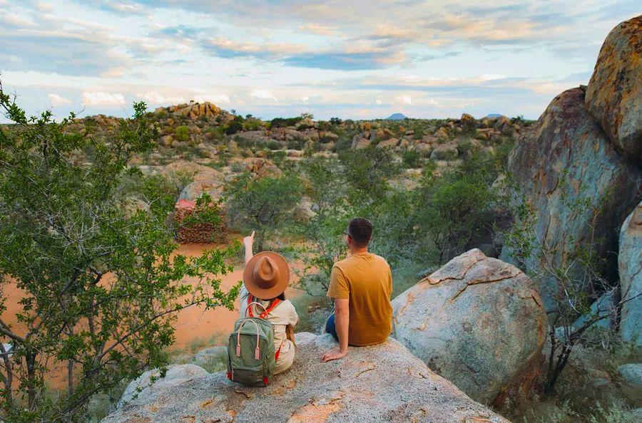 Cover Image for 10 tips for budget-friendly travel in Namibia