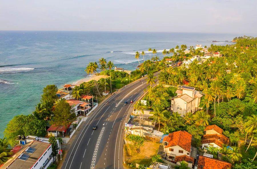 Cover Image for Top 6 Road Trips in Sri Lanka
