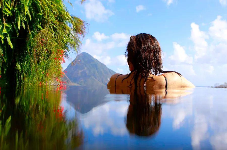 Cover Image for Tips for Budget Travel to St. Lucia