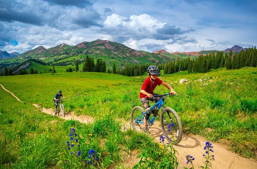 Cover Image for Top Activities for Families in Colorado