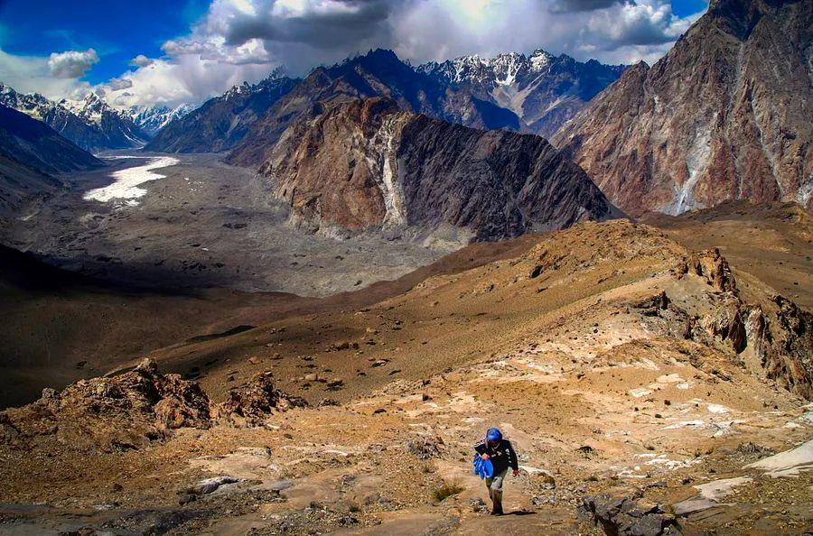Cover Image for 12 budget-friendly ways to explore Pakistan