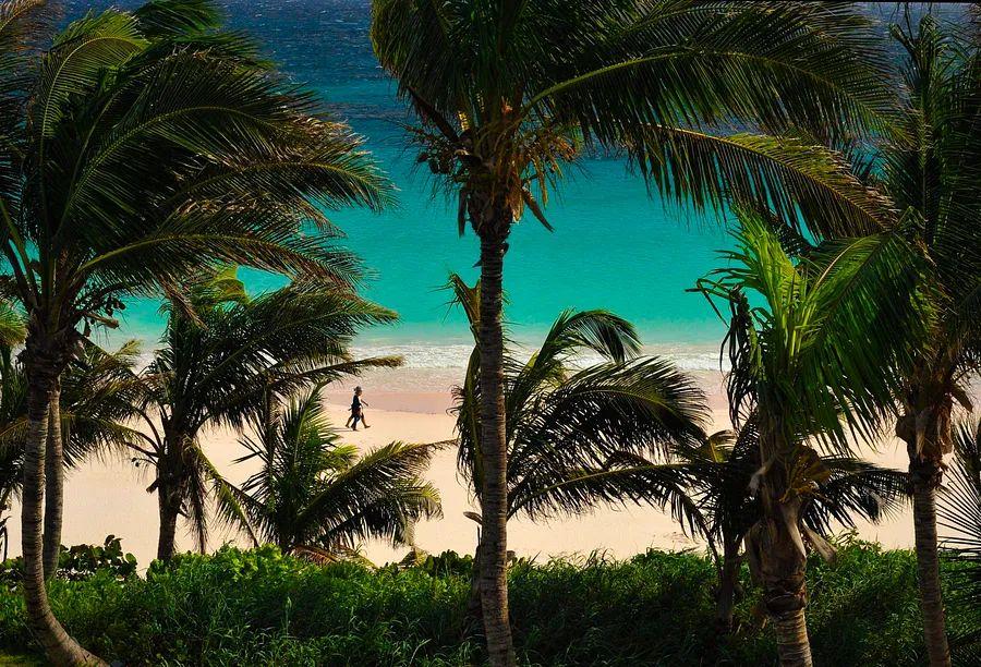 Cover Image for Is a passport necessary for travel to the Bahamas? Let’s find out!