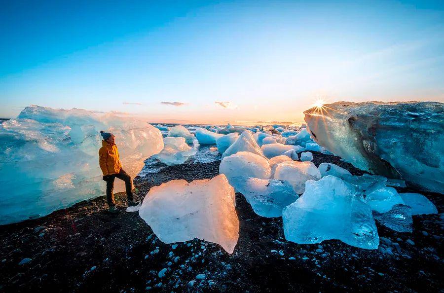 Cover Image for 7 Incredible Beaches in Iceland