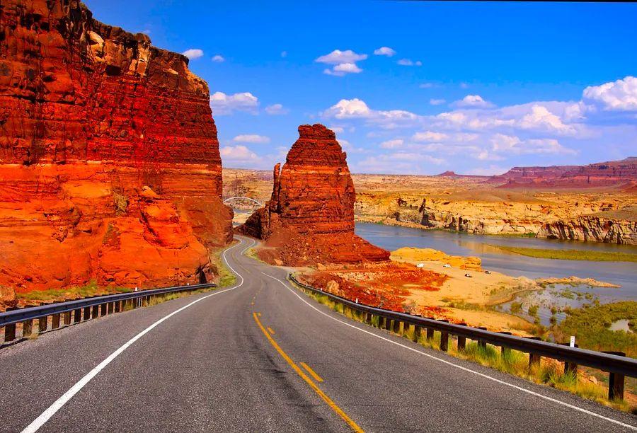 Cover Image for American Road Trips: Inspiration and Ideas for Your Journey