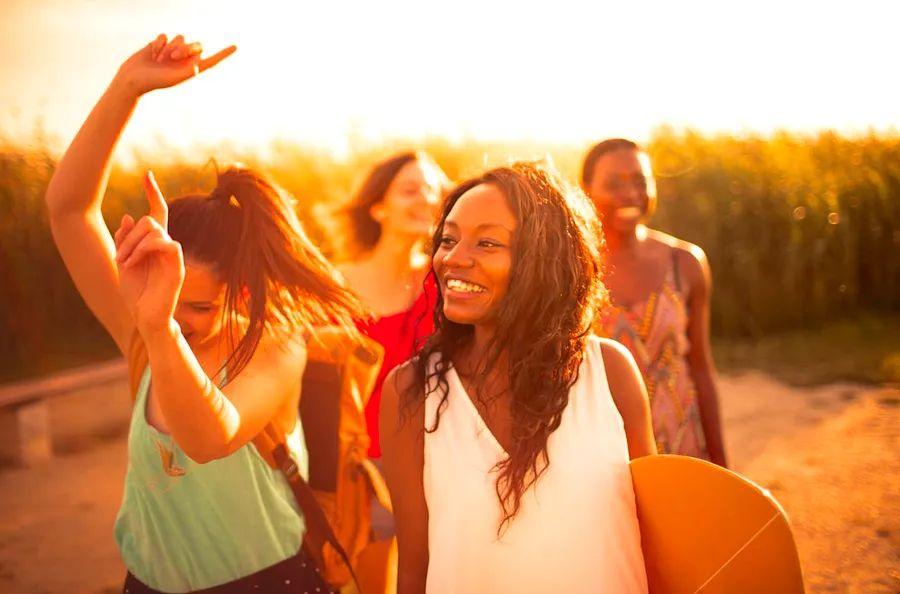 Cover Image for Top 10 Beaches in the Algarve: From Hidden Gems to Lively Towns