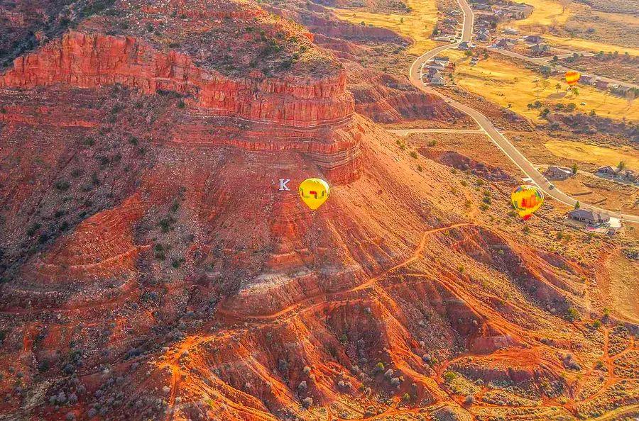 Cover Image for Discover America’s Premier Small Desert Town Nestled Between Grand Canyon, Zion, and Bryce Canyon National Parks