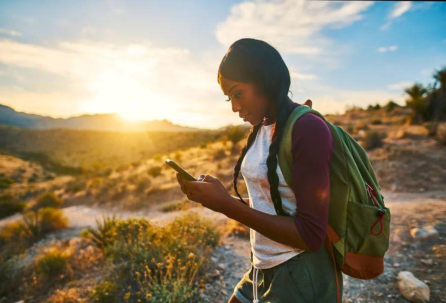 Cover Image for A comprehensive guide to using an eSIM for international travel