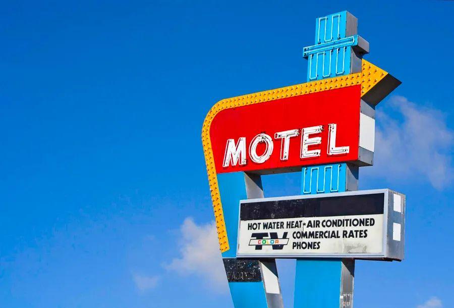 Cover Image for Understanding the Key Differences Between Motels and Hotels