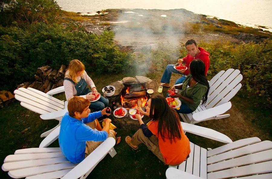 Cover Image for Top Strategies to Save Money on Your Maine Trip