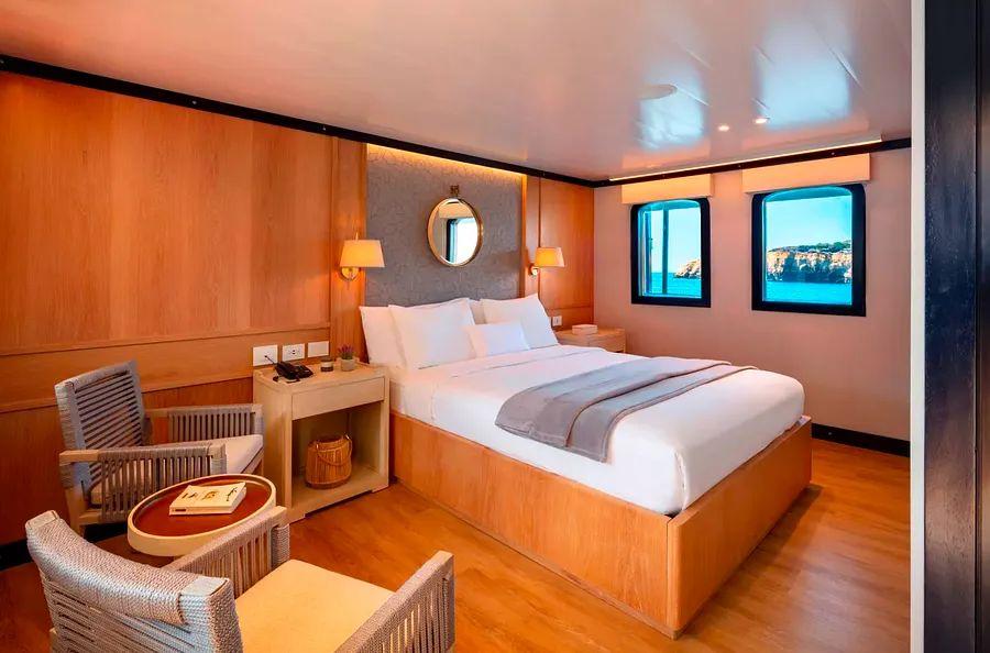Cover Image for Dinogo Readers' Top 10 Favorite Intimate Ocean Cruise Lines for 2024