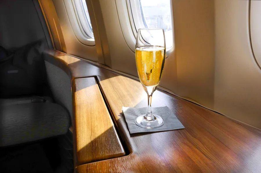 Cover Image for Business Class vs First Class – What are the Key Differences?