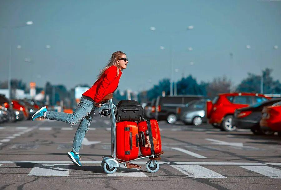 Cover Image for Travel smart: your straightforward guide to checked baggage regulations