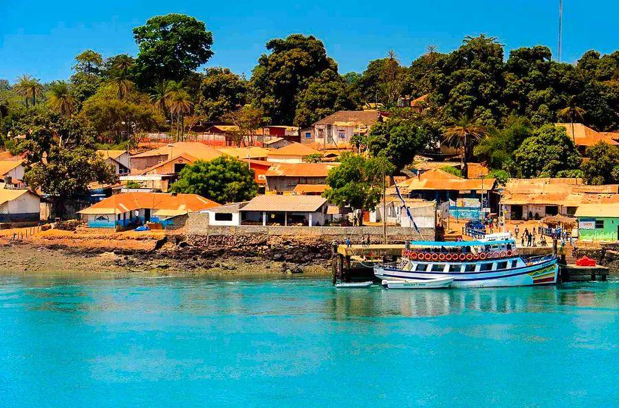 Cover Image for Top 15 African Beaches for Snorkeling, Surfing, and Ultimate Relaxation