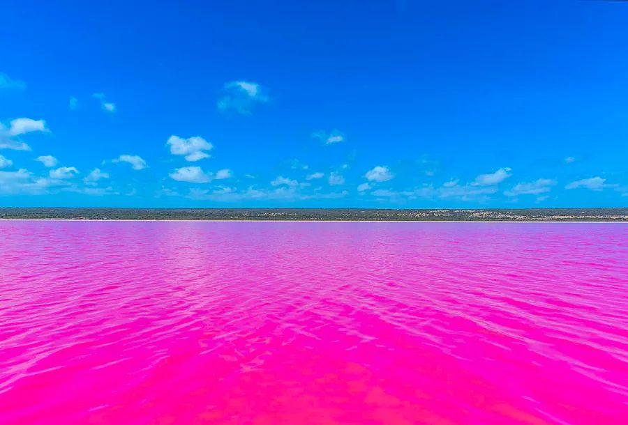 Cover Image for Seven Stunning Pink Lakes in Australia