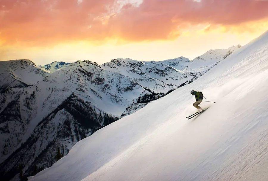 Cover Image for The Weekly Update: January 6, 2022 Edition