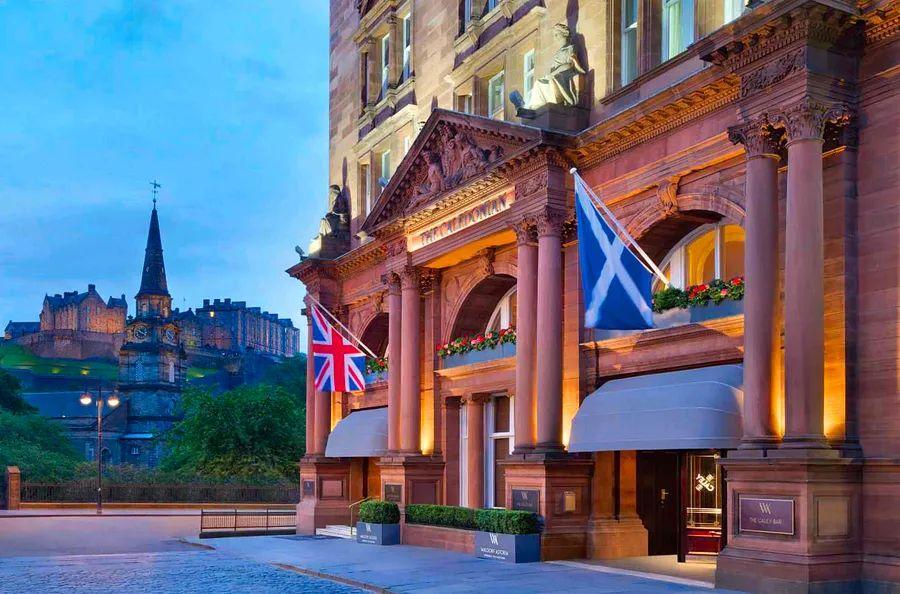 Cover Image for Top Hotels to Experience in Edinburgh