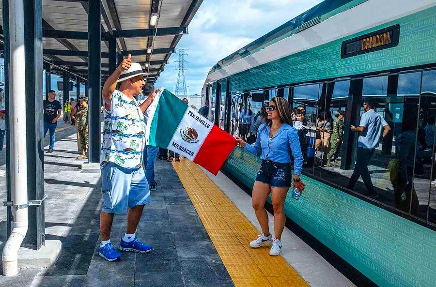 Cover Image for Mexico Launched the First Segment of a New 950-mile Train — Transporting Passengers to Some of the Nation's Most Stunning Destinations