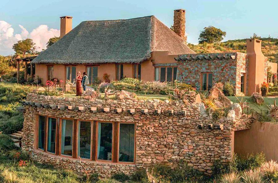 Cover Image for Discover How These Private Villas Offer the Ultimate Luxury Safari Experience