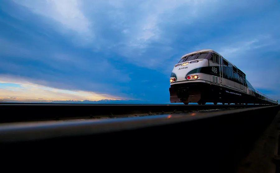 Cover Image for 6 Essential Tips for Amtrak Travelers