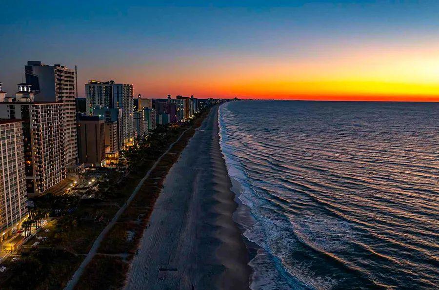 Cover Image for 10 Budget-Friendly Spring Break Spots in the U.S. and Mexico