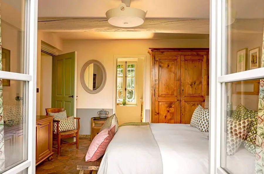 Cover Image for Dinogo Readers' Top 5 Resorts in France for 2023