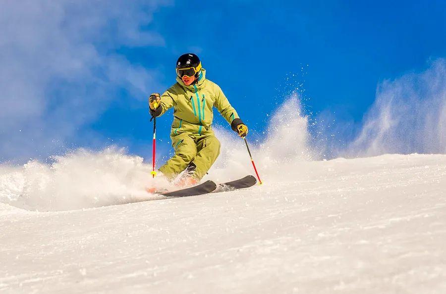 Cover Image for This Swiss mountain town boasts some of the finest skiing in Europe—here’s how to plan your perfect getaway.