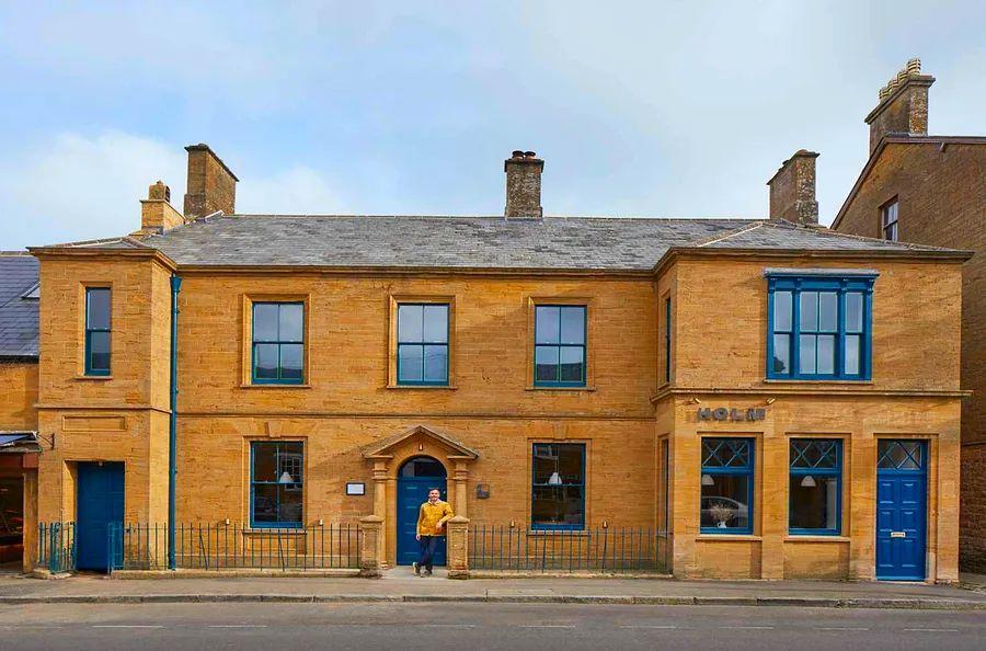 Cover Image for Culinary Experts Worldwide Are Incorporating Guest Rooms into Their Establishments, Allowing Travelers to Savor a Delightful Meal and Spend the Night