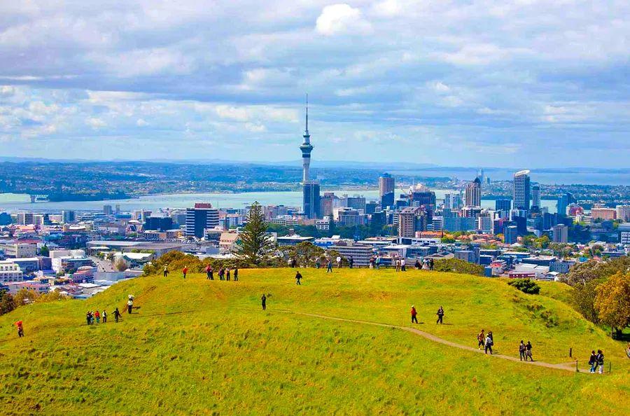 Cover Image for Where to Eat, Drink, and Shop in Auckland, New Zealand