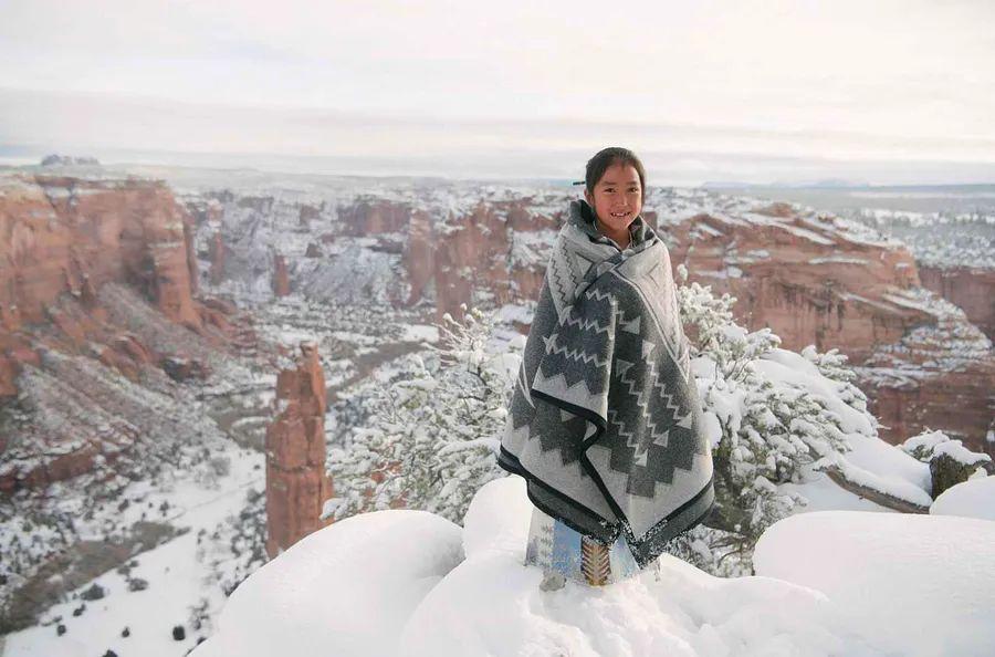 Cover Image for These Images Reflect the Everyday Life and Winter Traditions of the Navajo Nation in Arizona