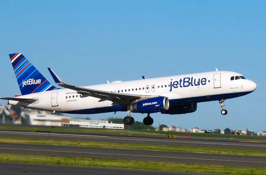 Cover Image for JetBlue: Key Insights Before You Fly
